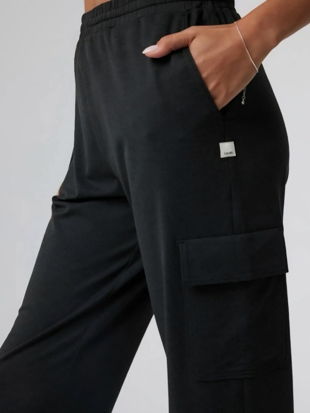 Vuori  Boyfriend Cargo Joggers In Black Heath Size XS - Picture 2 of 6